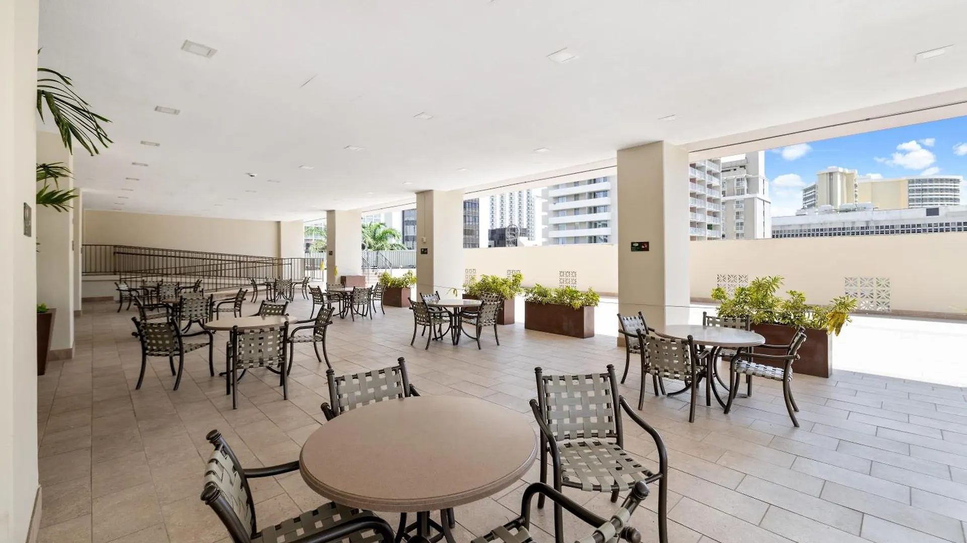 Royal Kuhio 2309 - Spacious Studio With Stunning Ocean Views In The Heart Of Waikiki! Honolulu Tatil Evi